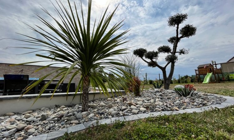 Création d'un massif avec délimitation chez un particulier à Charmont-sous-Barbuise